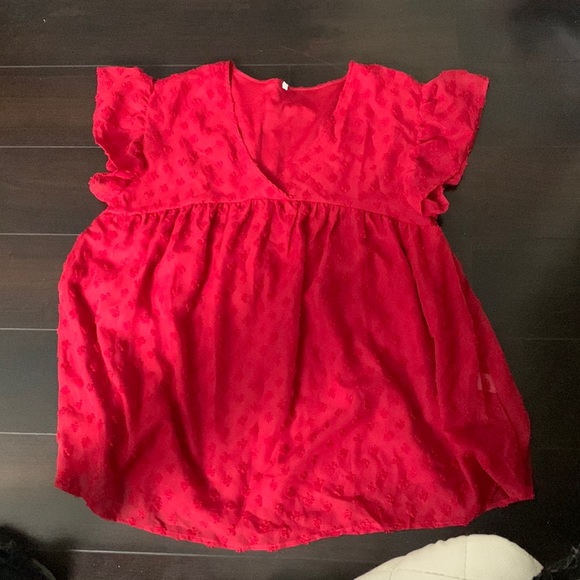 Red top - Picture 1 of 2
